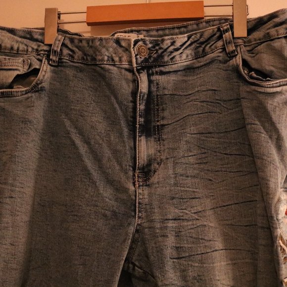 π΄3 for $20π΄ Floral Embroidered Jeans - Picture 12 of 16